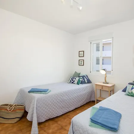 A Cozy And Elegant Townhouse Across The בית נופש